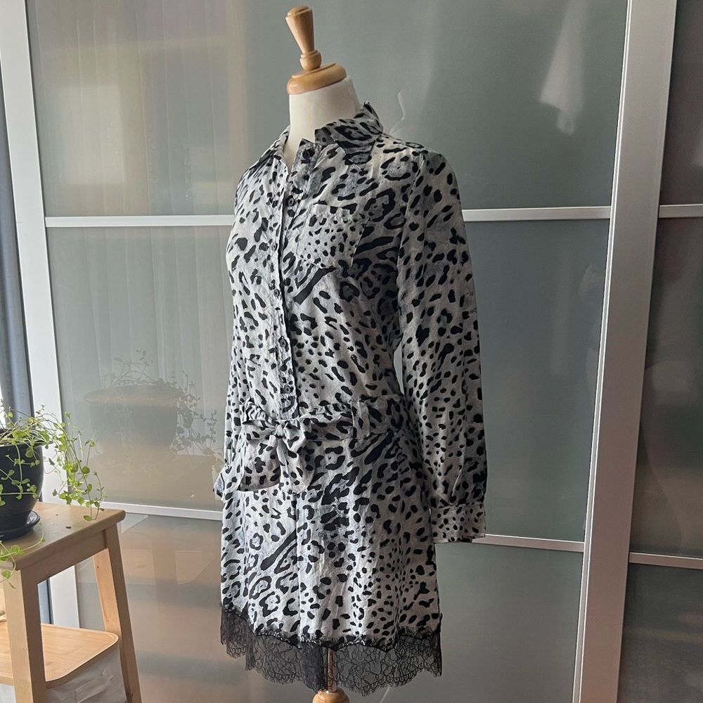 Long Sleeve Silk Snow Leopard Print Dress with Buttoned Top & Eyelash Lace Trim